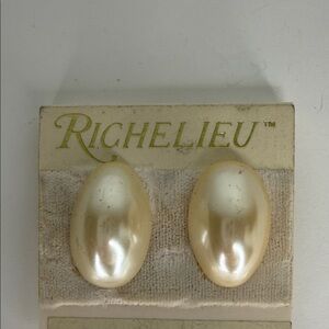 Richelieu Cream Pearl Earrings